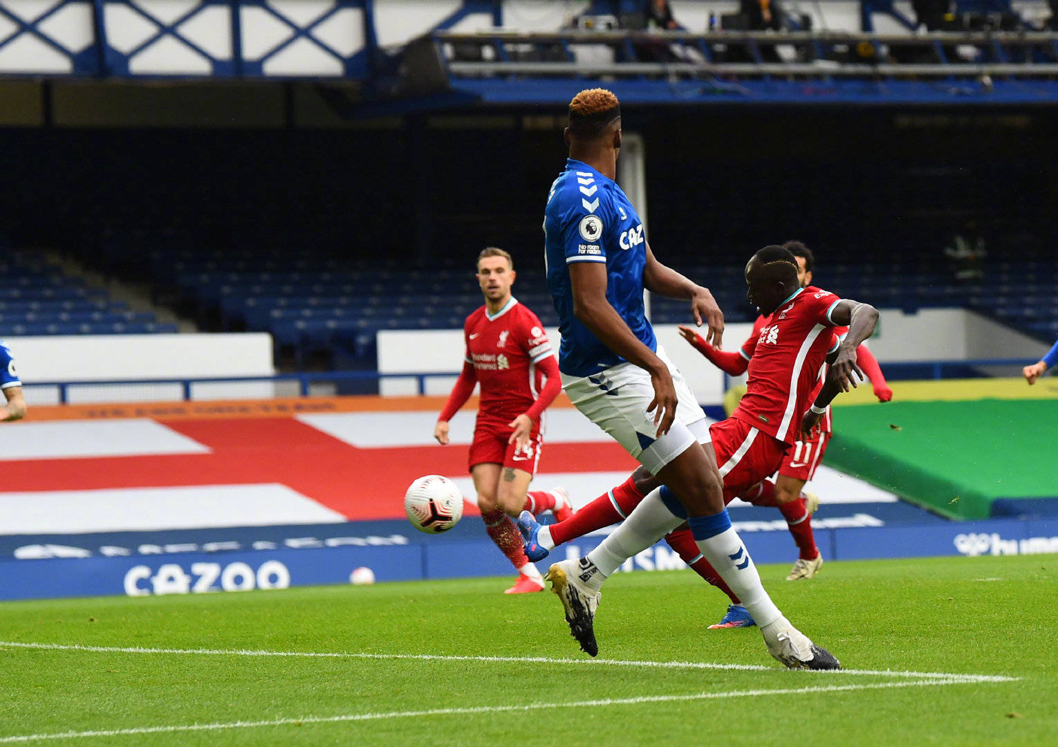 队在防线上 队在防线上